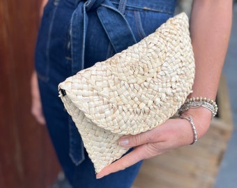 Straw Clutch